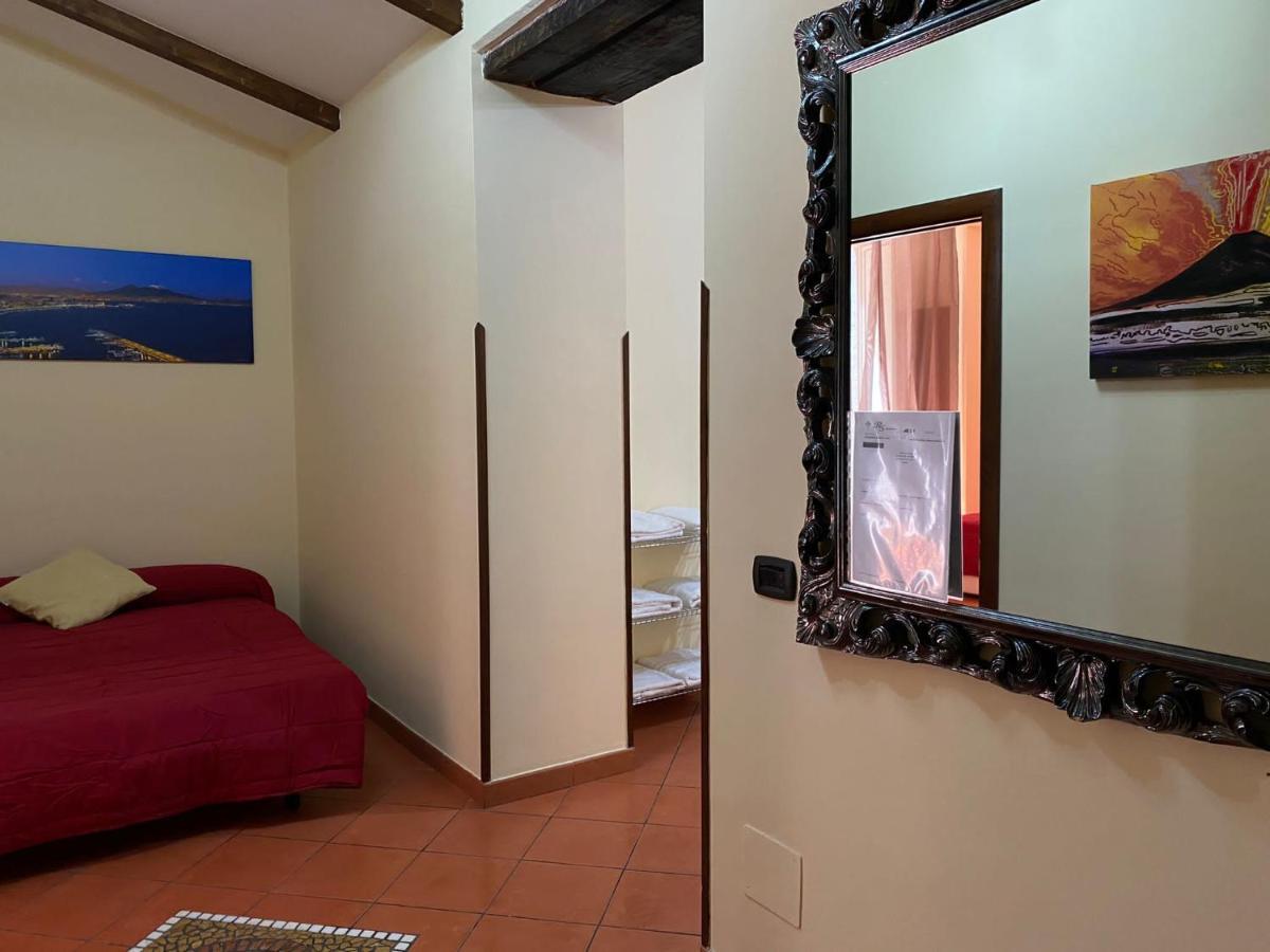 Home In Love: Vicoletto Dei Presepi Napoli Ngoại thất bức ảnh