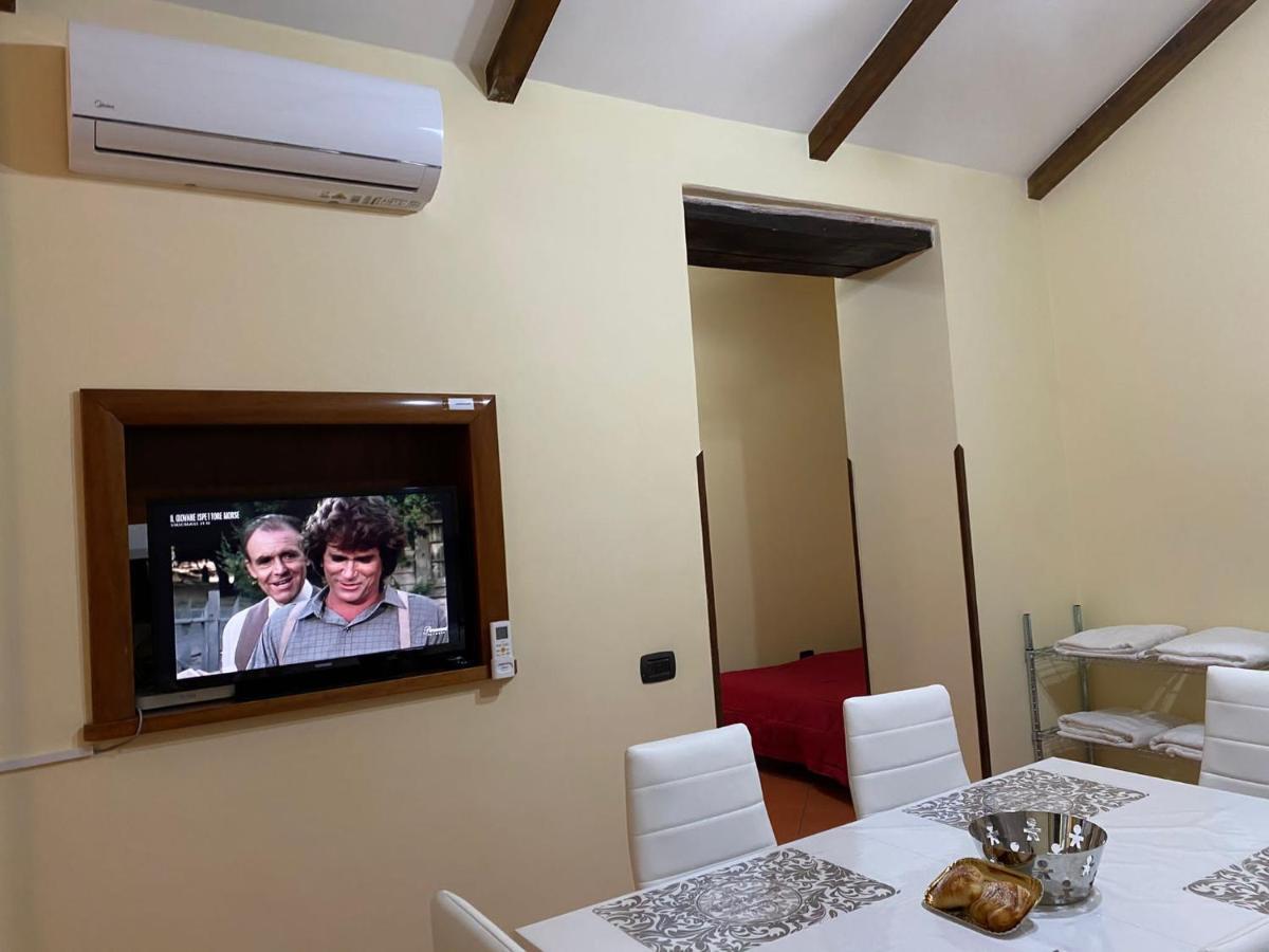 Home In Love: Vicoletto Dei Presepi Napoli Ngoại thất bức ảnh